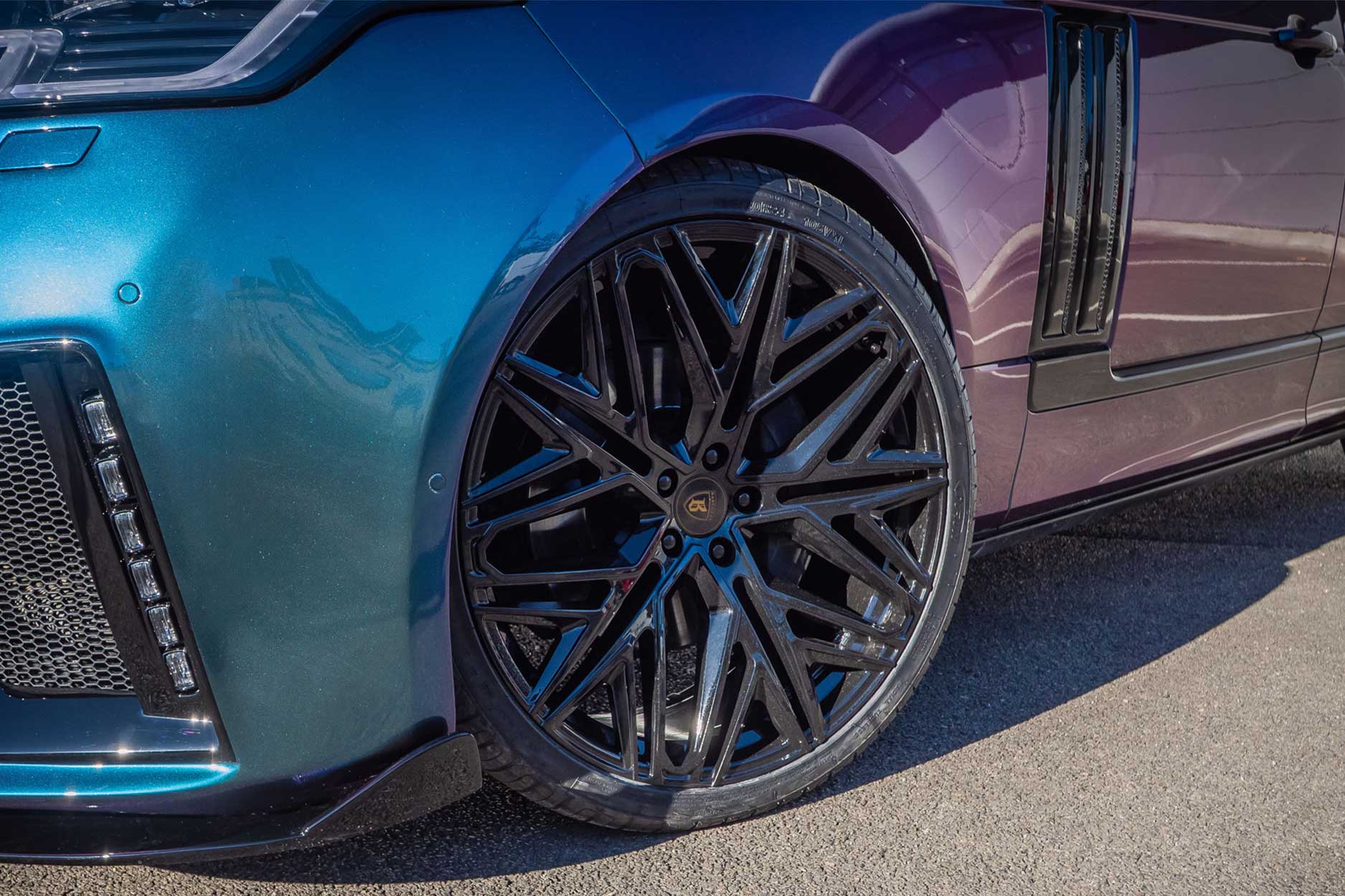 bison_chroma_edition_fr_qrtr_wheel_turned_detail_portfolio_gallery_container_1875x1250