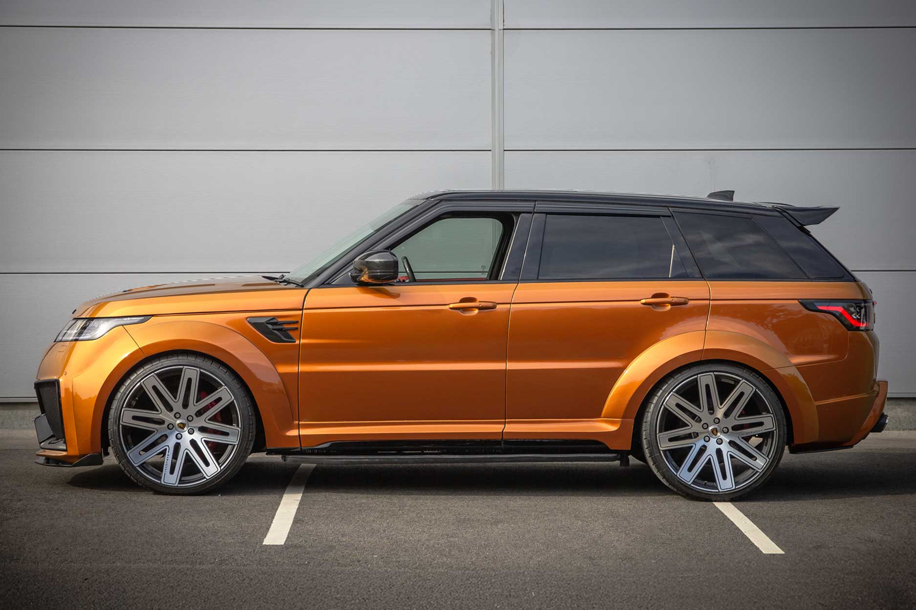 cabaro_magma_edition_side_hero_portfolio_gallery_container_1875x1250