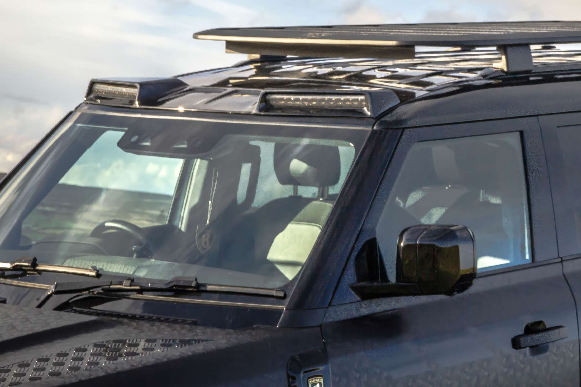 falcon_007_edition_roof_accessories_detail_for_slider_gallery