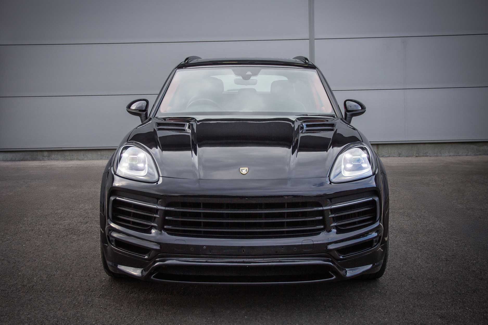 eleganza_cayenne_lusso_edition_front_portfolio_gallery_container_1875x1250