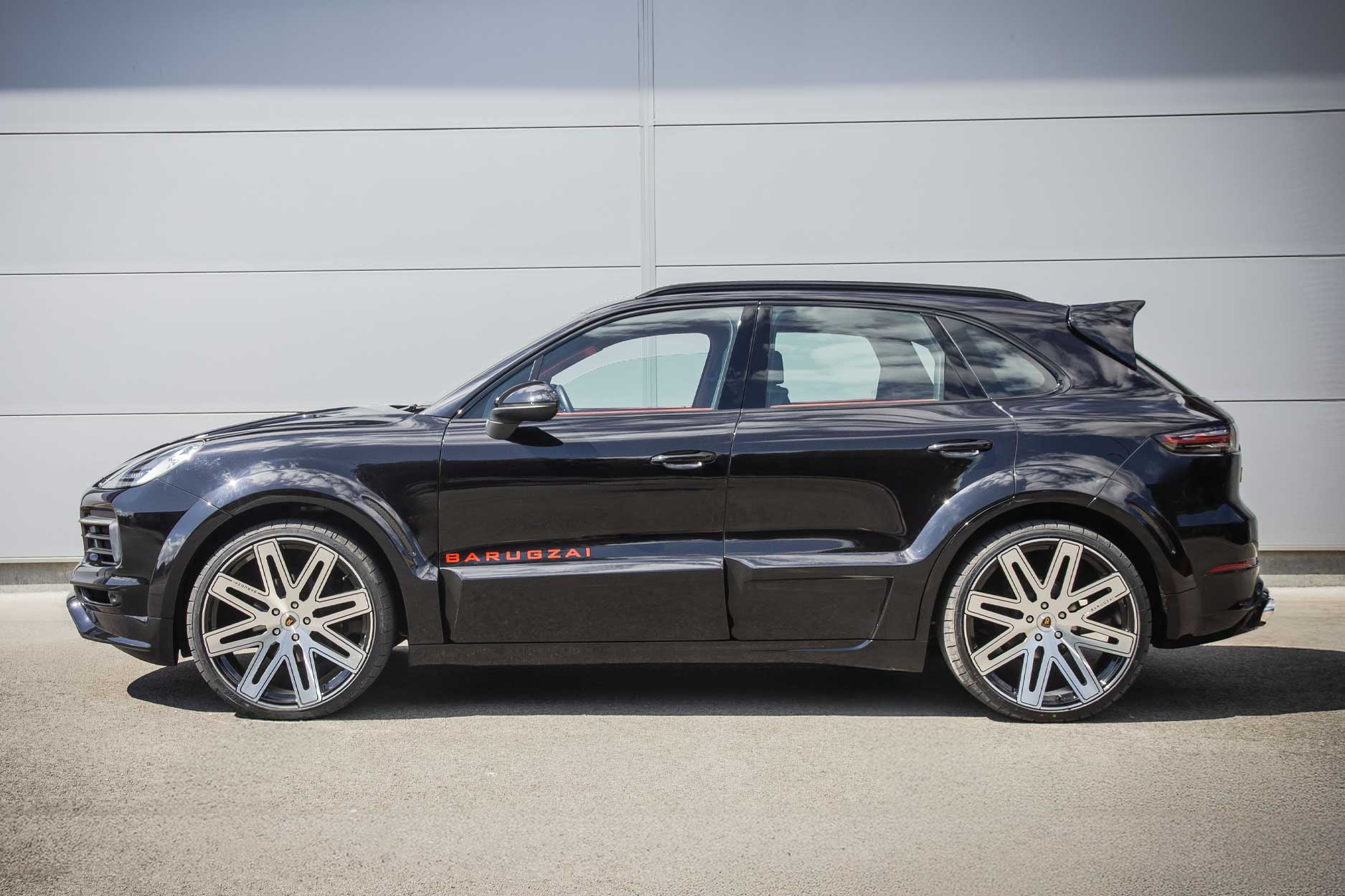 eleganza_cayenne_lusso_edition_side_portfolio_gallery_container_1875x1250